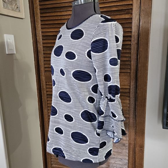 Super fun! Navy, polka dot blouse. - Picture 2 of 9